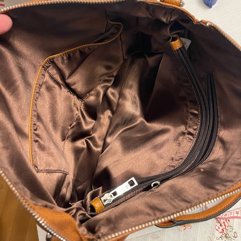 Classic Tan Leather Tote Bag - Picture 9 of 14